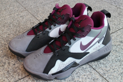 コラボ・別注アイテムのNIKE×PSG