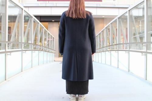 チェスターコートのネイビー