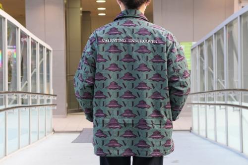 アンダーカバー×バレンティノのUFOフリースラインドジャケット