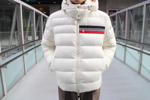 インポートブランドのMONCLER