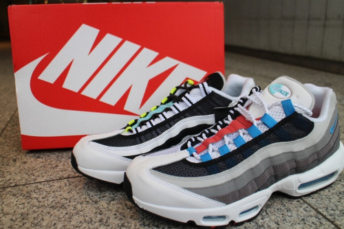 スニーカーのNIKE