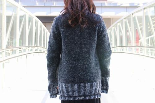 エムエムシックス メゾンマルジェラのオーバーサイズタートルネックニット