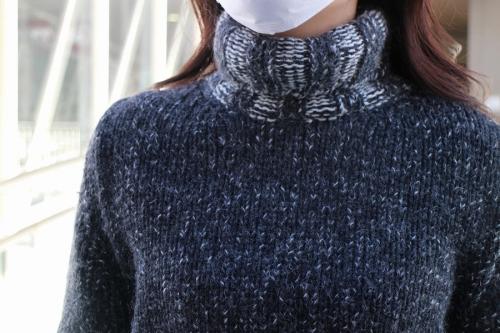 オーバーサイズタートルネックニットのMM6