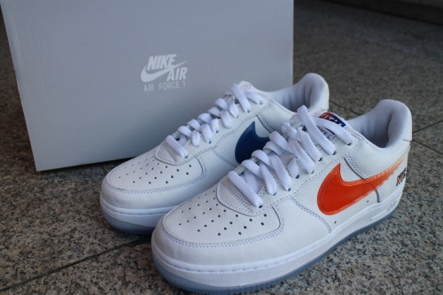 コラボ・別注アイテムのNIKE×KITH