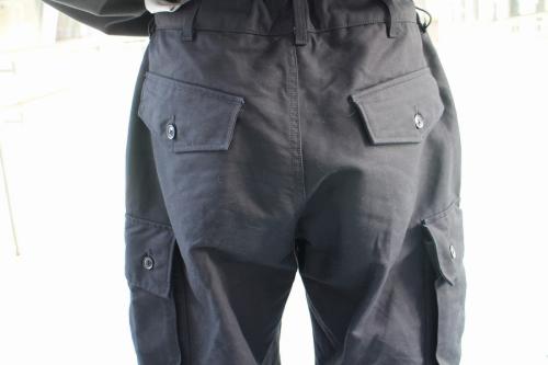 ファティーグパンツのブラック