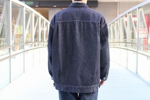 グラフペーパーのカラーファストデニムブルゾン
