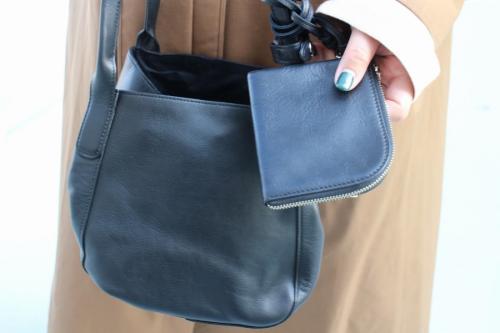 エマジャパンのレザーバケットバッグ