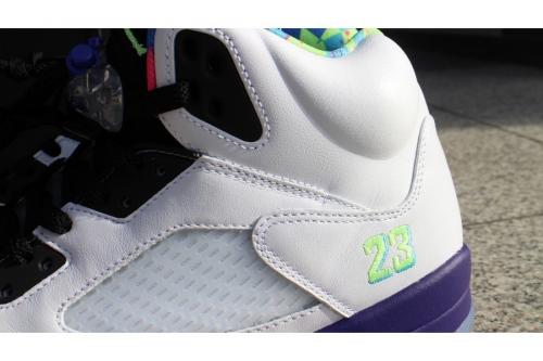 AIR JORDAN 5 RETROのホワイト