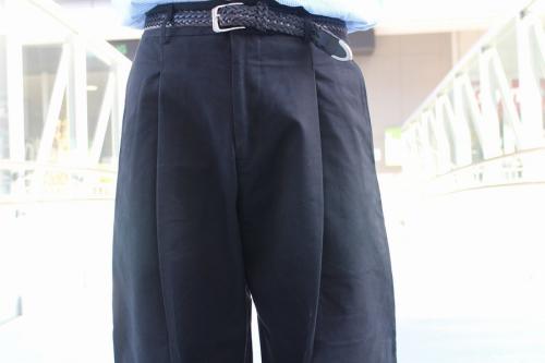 ワイドパンツのブラック