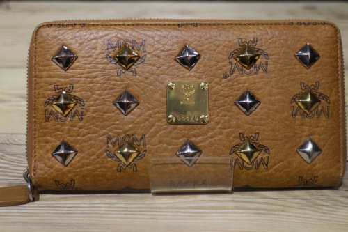 ラグジュアリーブランドのMCM