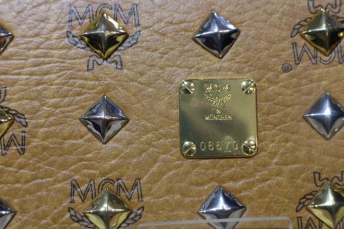 エムシーエムのラウンドジップウォレット