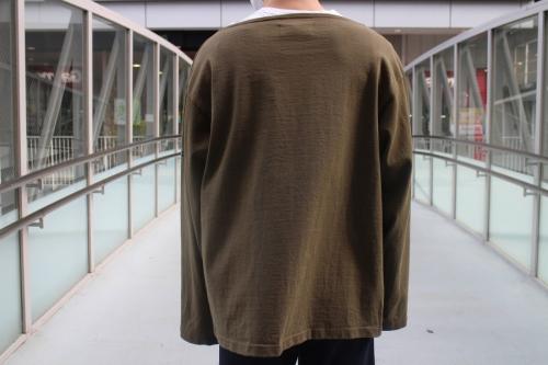 ウティのビッグシルエットバスクシャツ