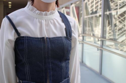 カーサフラインのフロントホックデニムロングワンピース