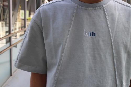 フロントロゴTシャツのブルー