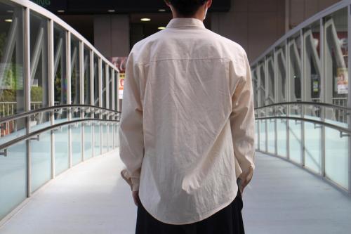 オーラリーのウォッシュフィンクスツイルビッグシャツ