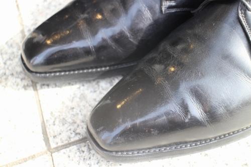 ジョンロブのスクエアトゥシューズ