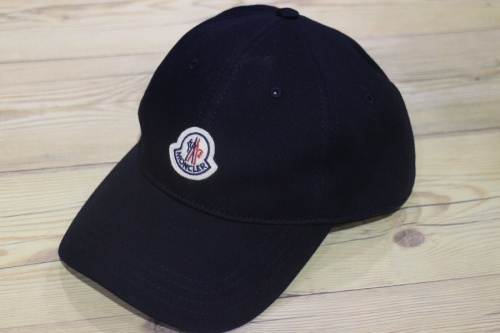 インポートブランドのMONCLER