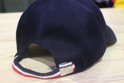 モンクレールのベースボールキャップ