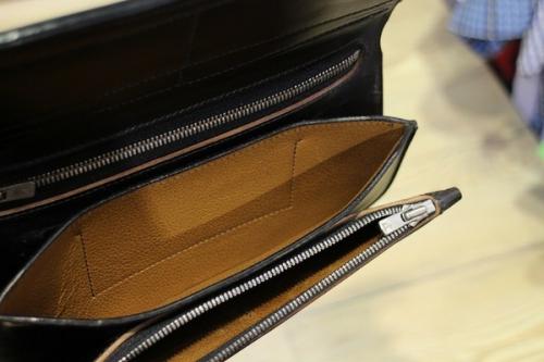 コードバンレザーウォレットのブラック