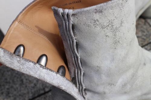 ペンキ加工タビブーツのホワイト