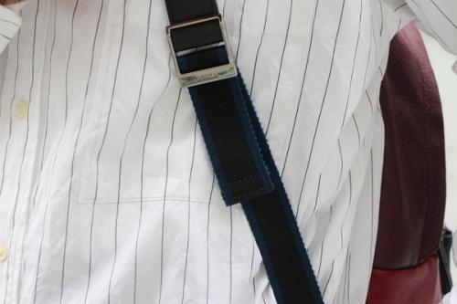 レザーバックパックのネイビー×ボルドー