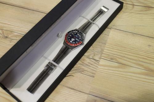 リストウォッチのクォーツ