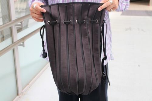 ショルダーバッグのブラック