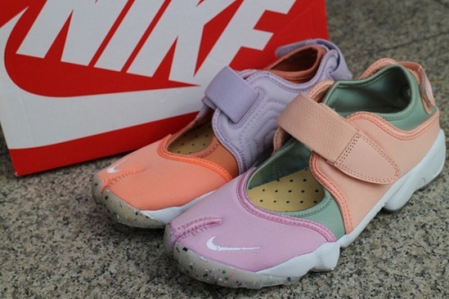 スニーカーのNIKE