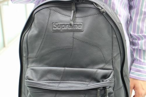 SUPREMEのシュプリーム