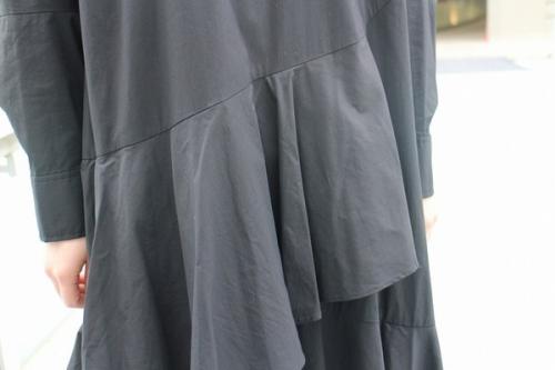 フリルワンピースのブラック