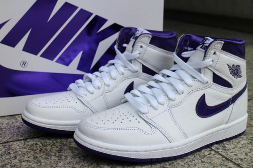 スニーカーのNIKE