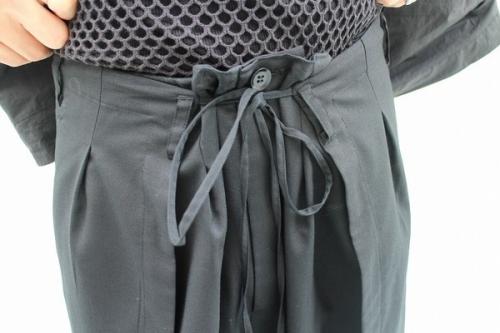 ウールギャババルーンパンツのブラック