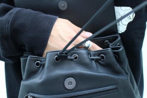 イントレチャートディテールリュックのブラック