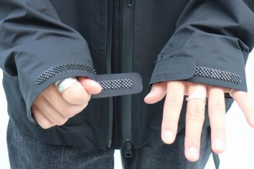 アクティブシェルジャケットのブラック