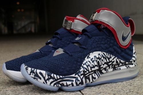 スニーカーのNIKE