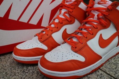 ナイキのDUNK HI RETRO