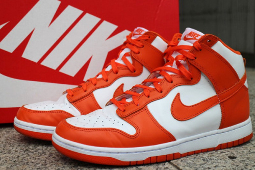 スニーカーのNIKE