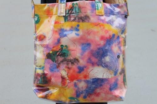 コムデギャルソンシャツ×フューチュラのPVCショルダーバッグ