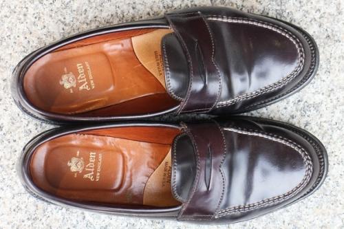 コードバンペニーローファーのワインレッド