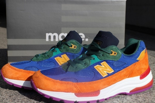 スニーカーのNEW BALANCE