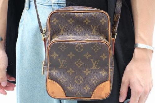 アマゾンのモノグラム