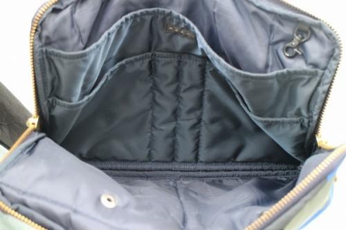 クラッチバッグのブルー×ブラック