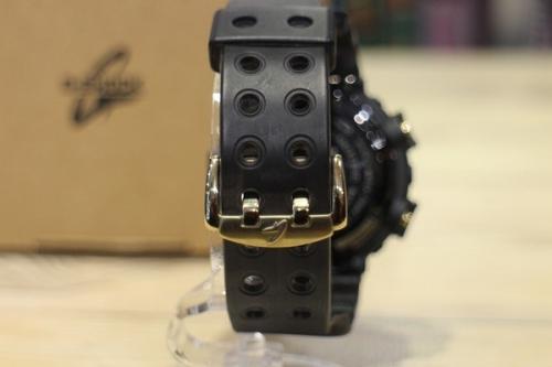 stussyのリストウォッチ