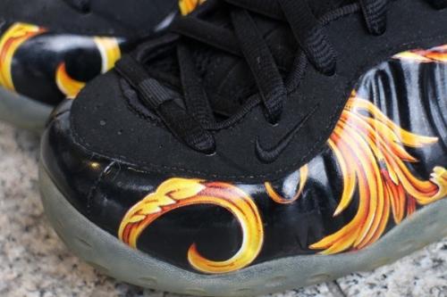 ハイカットスニーカーのAIR FOAMPOSITE 1