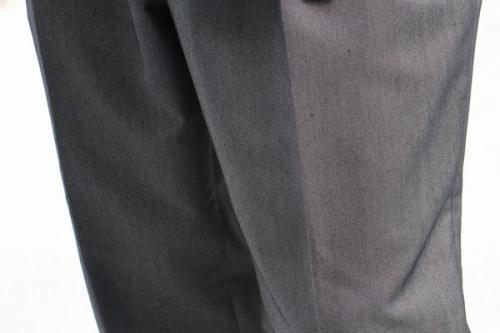 ツイルギャバジントラウザーパンツのネイビー