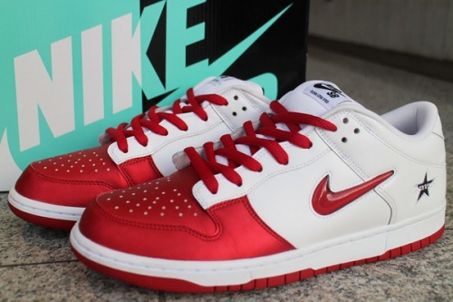 コラボ・別注アイテムのNIKE×Supreme