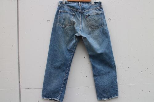 リーバイスのヴィンテージデニムパンツ