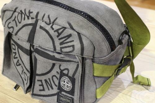 ストーンアイランド×ポーターのスウェードショルダーバッグ
