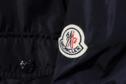 ナイロンフーデッドジャケットのMAEL