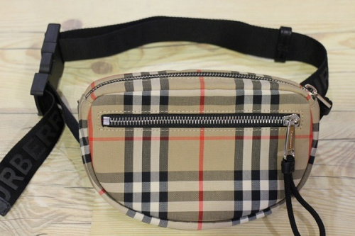 ラグジュアリーブランドのBURBERRY